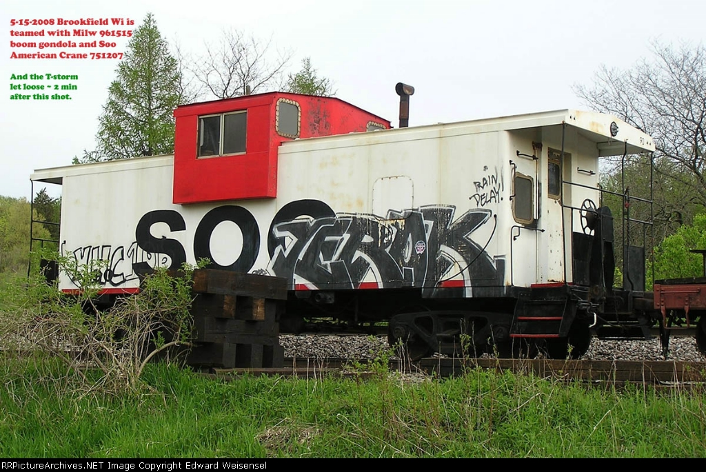 Soo 90 project caboose provided just enough delay to get this shot!